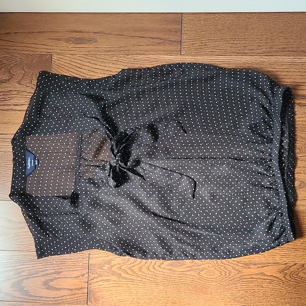 2/$25 Sheer sleeveless top with front bow. Size xs petite new condition